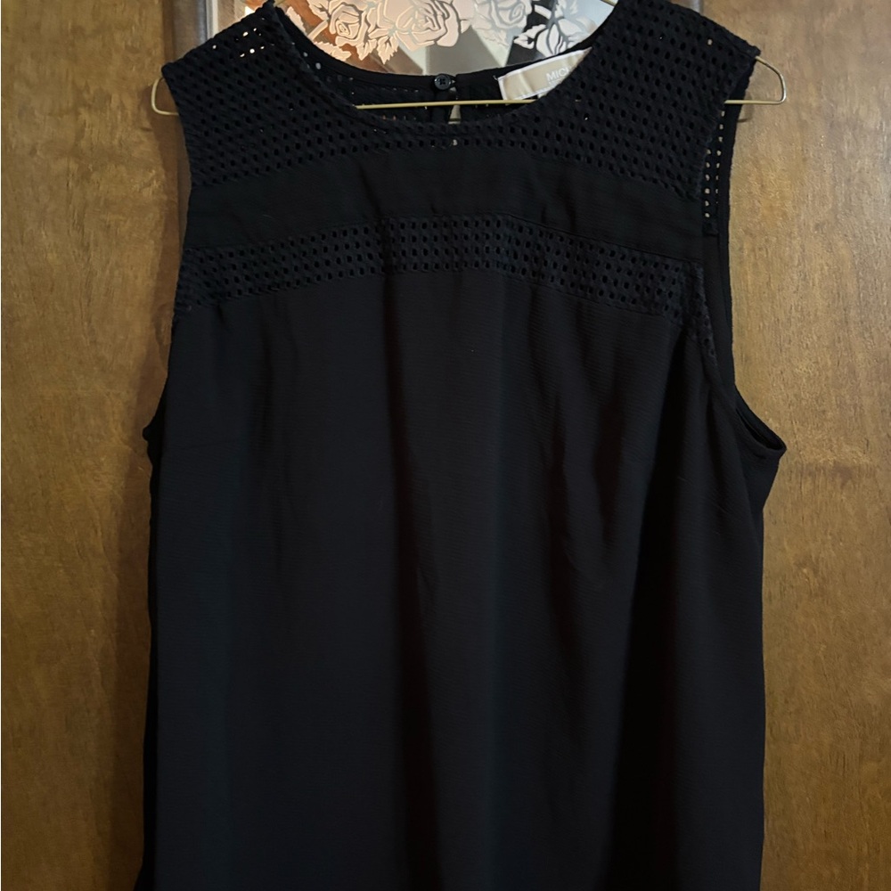 ⬇️$20 Michael Kors High Low Sleeveless Blouse